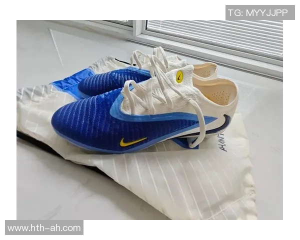 提升踢球表现的厚宽脚足球鞋选择指南与推荐